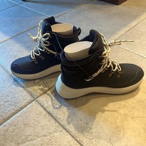 BLACK BULKY SNEAKERS